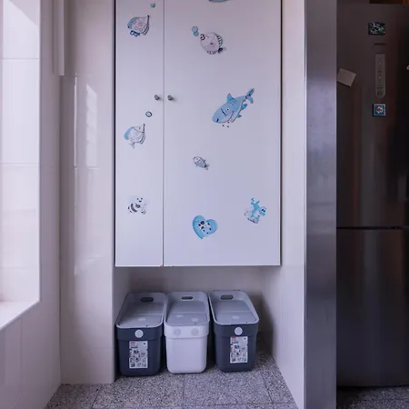 Oceanbreeze - Ecohost - T2 Espacoso Com Varanda E Garagem Perto Da Em Διαμέρισμα *