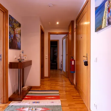Oceanbreeze - Ecohost - T2 Espacoso Com Varanda E Garagem Perto Da Em Matosinhos (Porto)