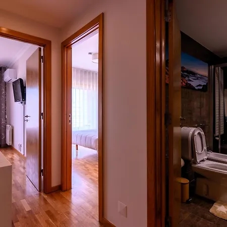Daire Oceanbreeze - Ecohost - T2 Espacoso Com Varanda E Garagem Perto Da Em Matosinhos (Porto)