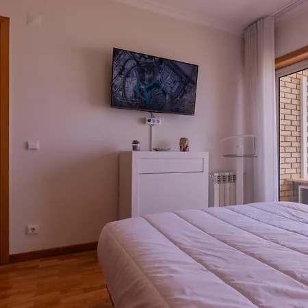Oceanbreeze - Ecohost - T2 Espacoso Com Varanda E Garagem Perto Da Em Matosinhos (Porto)